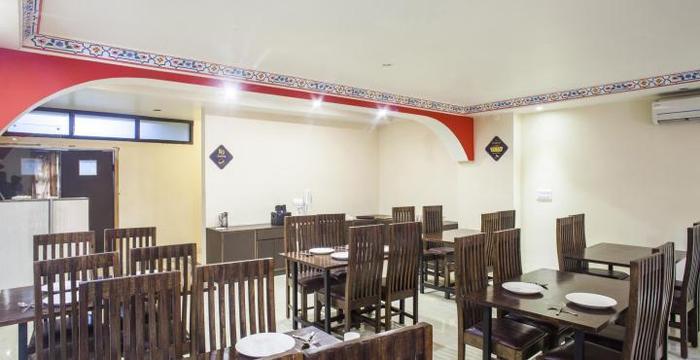 Hotel Laxmi Niwas